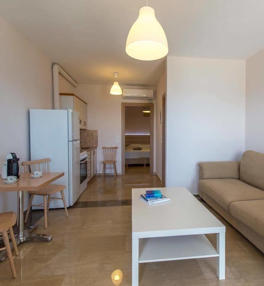 Krouzeri Beach Apartments Katavolos Exterior photo